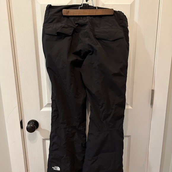 The North Face Hyvent Snowboarding/Skiing Pants - Picture 5 of 11